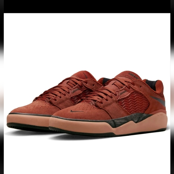 Nike SB Ishod Wair Skate Shoes - Picture 9 of 13